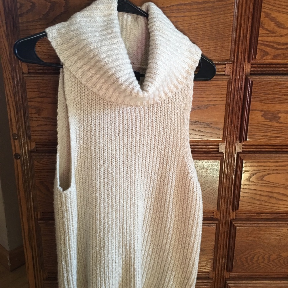 Aeropostale sweater vest